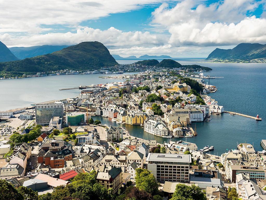 Aalesund Apartments - City Center Екстериор снимка
